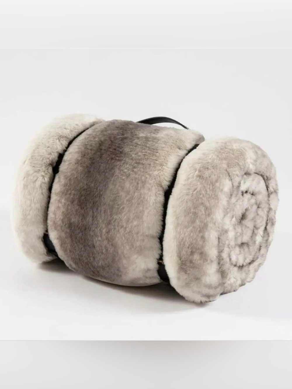 Mon Chateau Luxe Faux Fur Throw